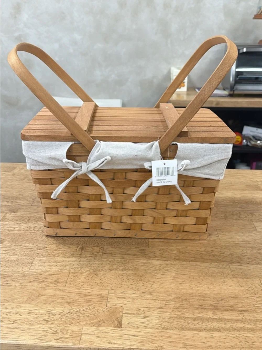 New Wooden Picnic Basket w/ Liner & Lid – Multiple Available